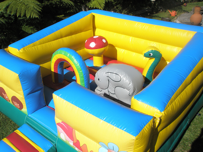 small baby bouncy castle